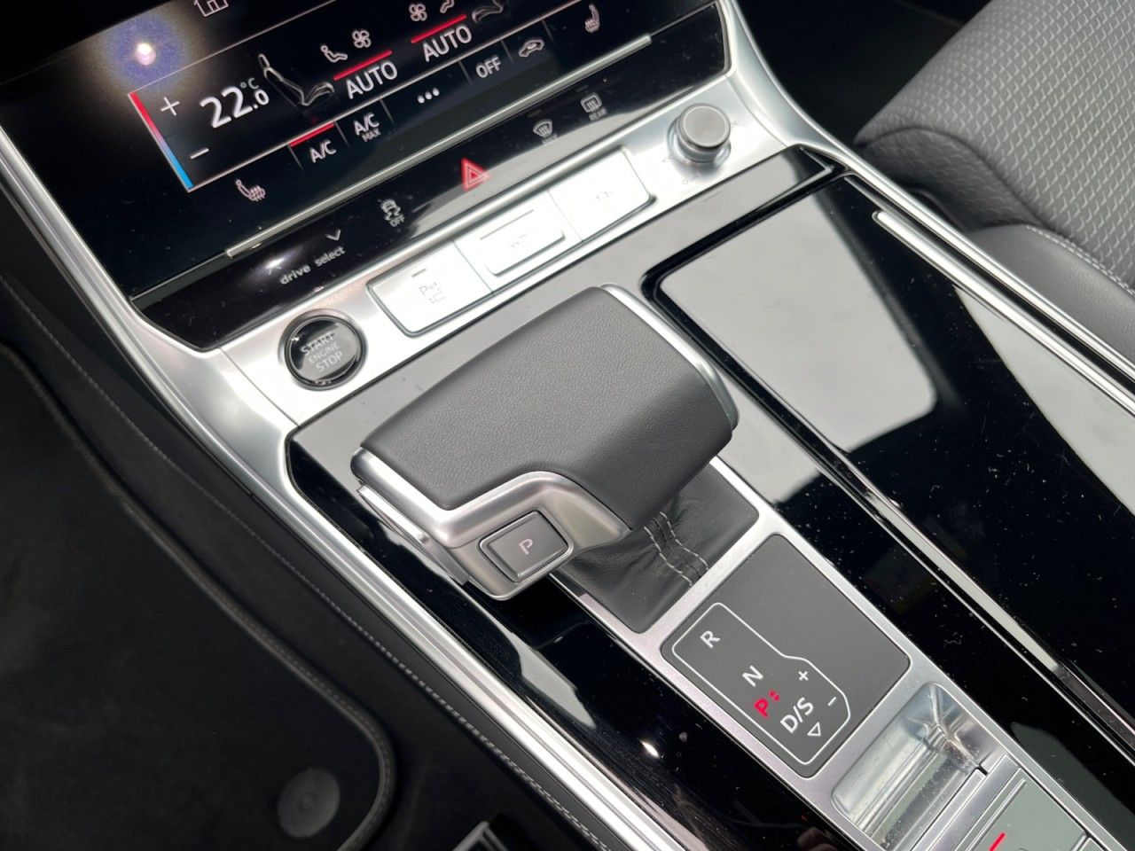 Audi A6 Avant 55 TFSI e quattro S line - Samsaru's Car Outlet