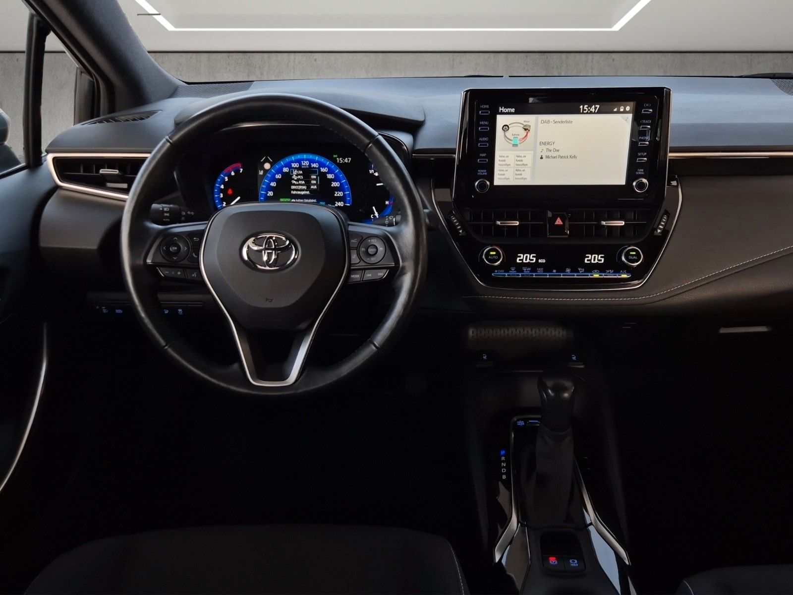 Toyota Corolla TS Business Kamera Carplay SHZ LED
