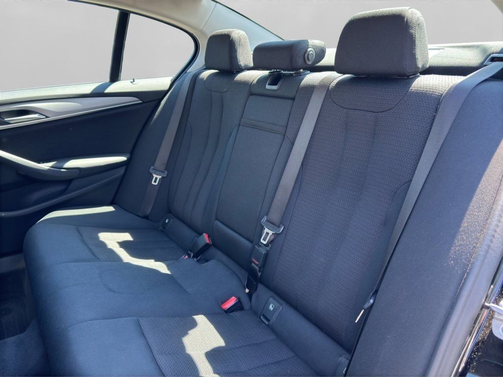BMW 530d xDrive Limo Schiebedach AHK Stop+Go RFK Sit