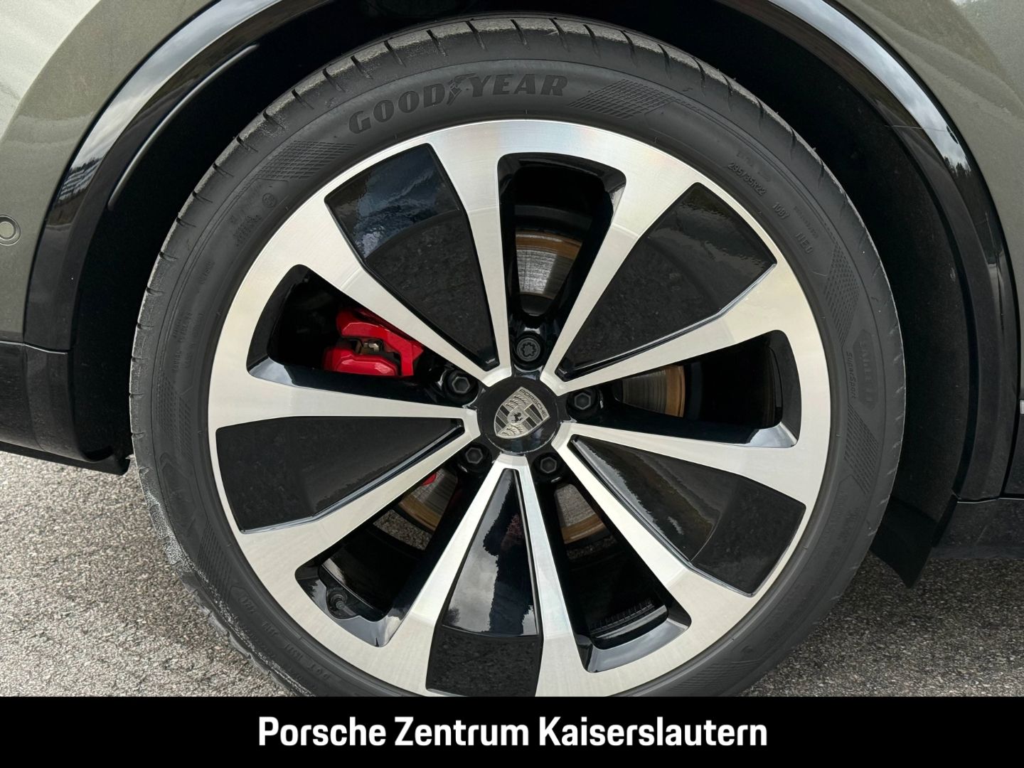 Porsche Macan Turbo 22-Zoll Rückfahrkamera LED-Matrix