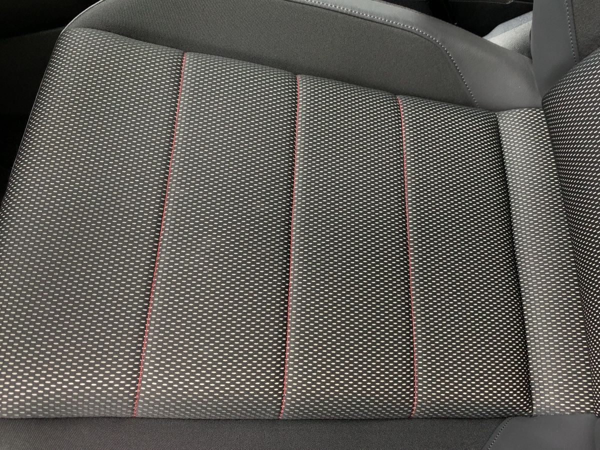 Volkswagen T-Roc 2.0 TSI 4M DSG R-LINE - Samsaru's Car Outlet
