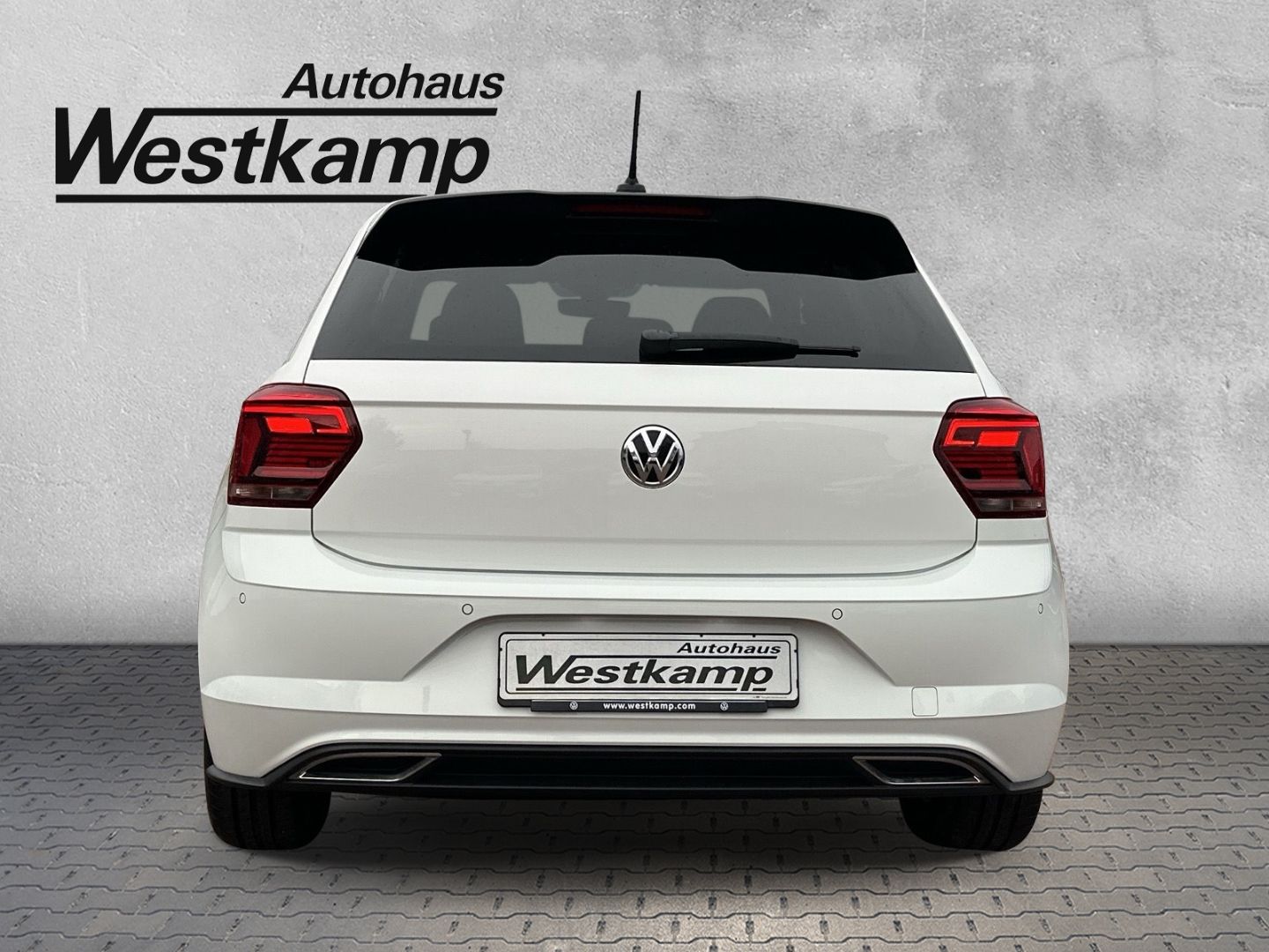 Volkswagen Polo Highline 1.0 TSI DSG R-Line Black - Samsaru's Car Outlet