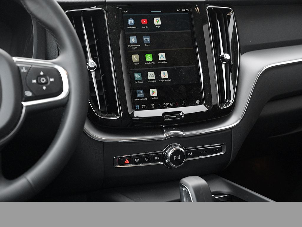 Volvo XC60 B4 Core - Samsaru's Car Outlet