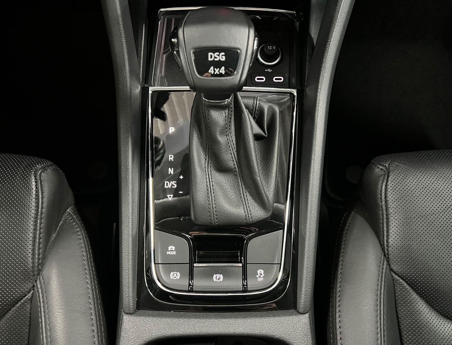 Skoda Kodiaq 200 PS L&K 4x4 AHK+360°+VC+Tablet+ASSIST
