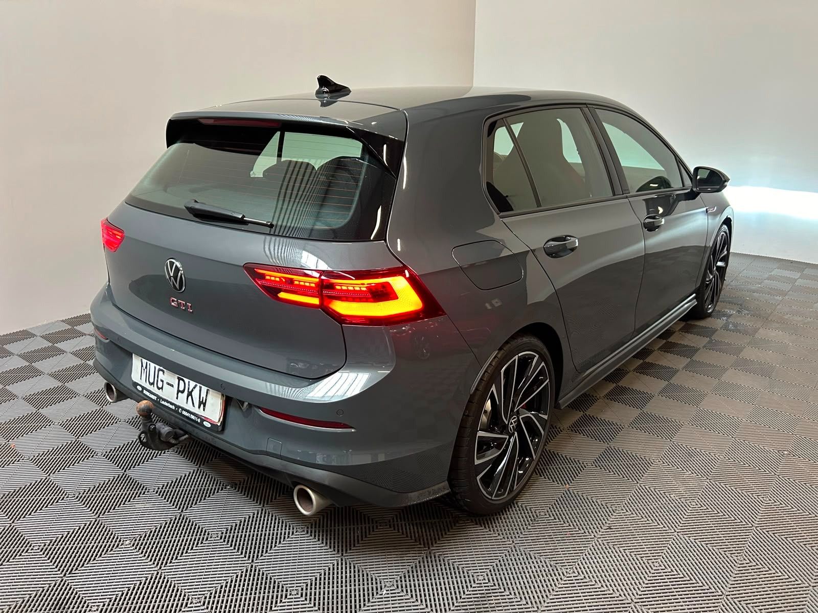 Volkswagen Golf VIII Lim. GTI  245PS *ACC-VirtCo-AHK-H&K*