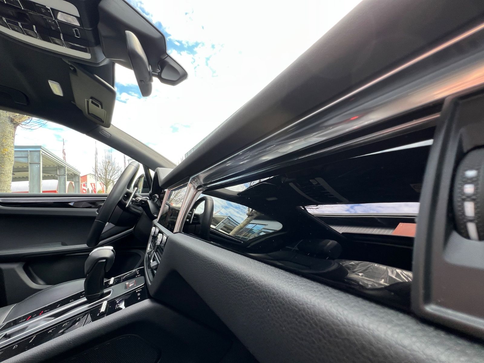 Porsche Macan S - Samsaru's Car Outlet