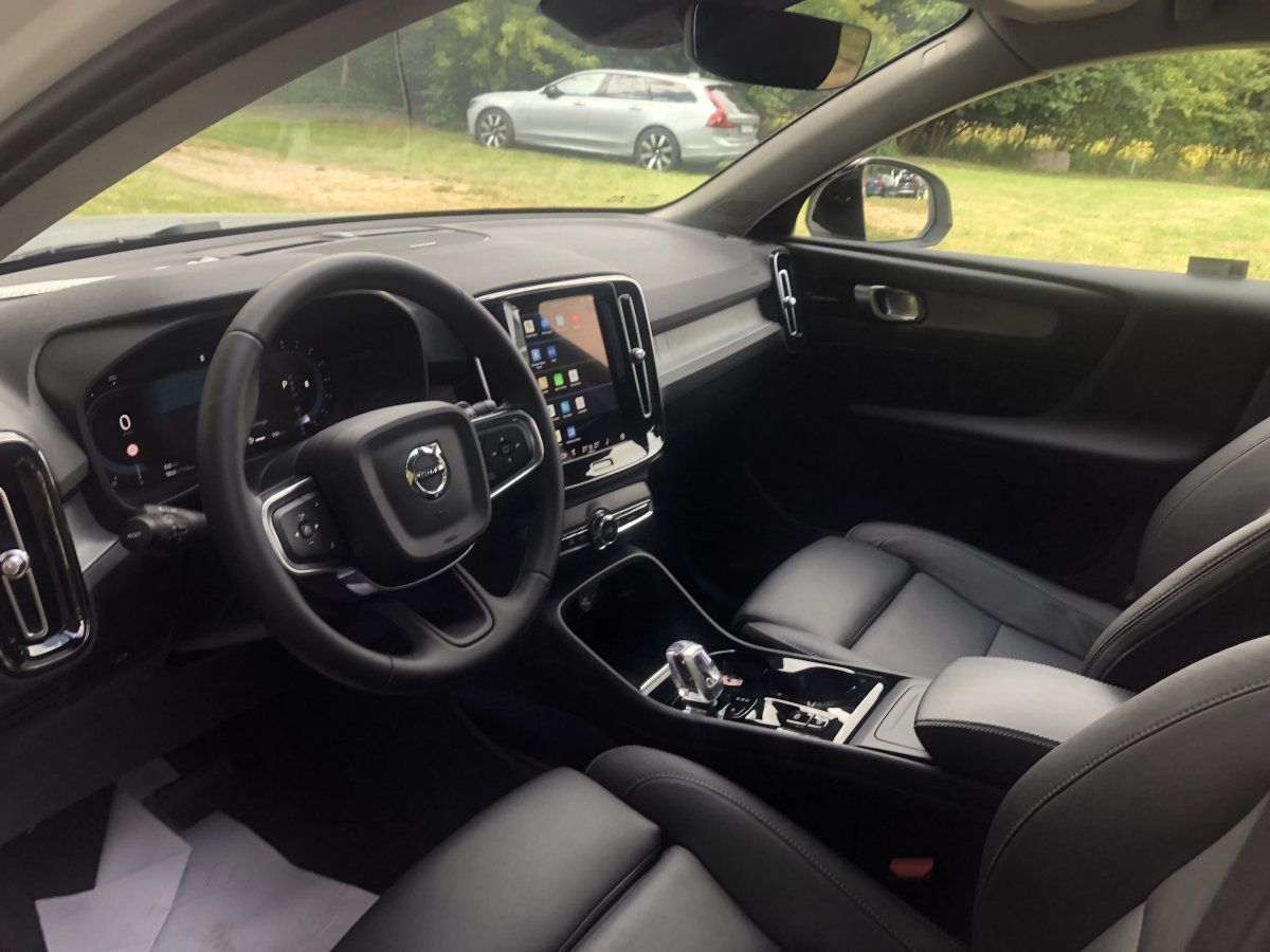 Volvo XC40 B4 Plus Dark - Samsaru's Car Outlet