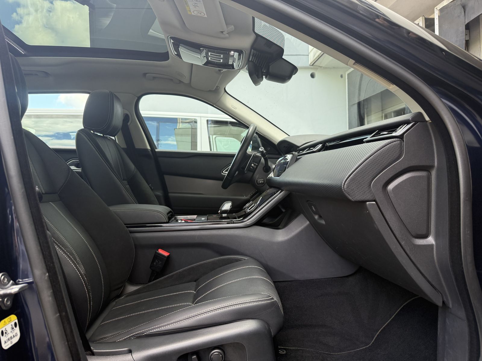Range Rover Velar P400 - Samsaru's Car Outlet