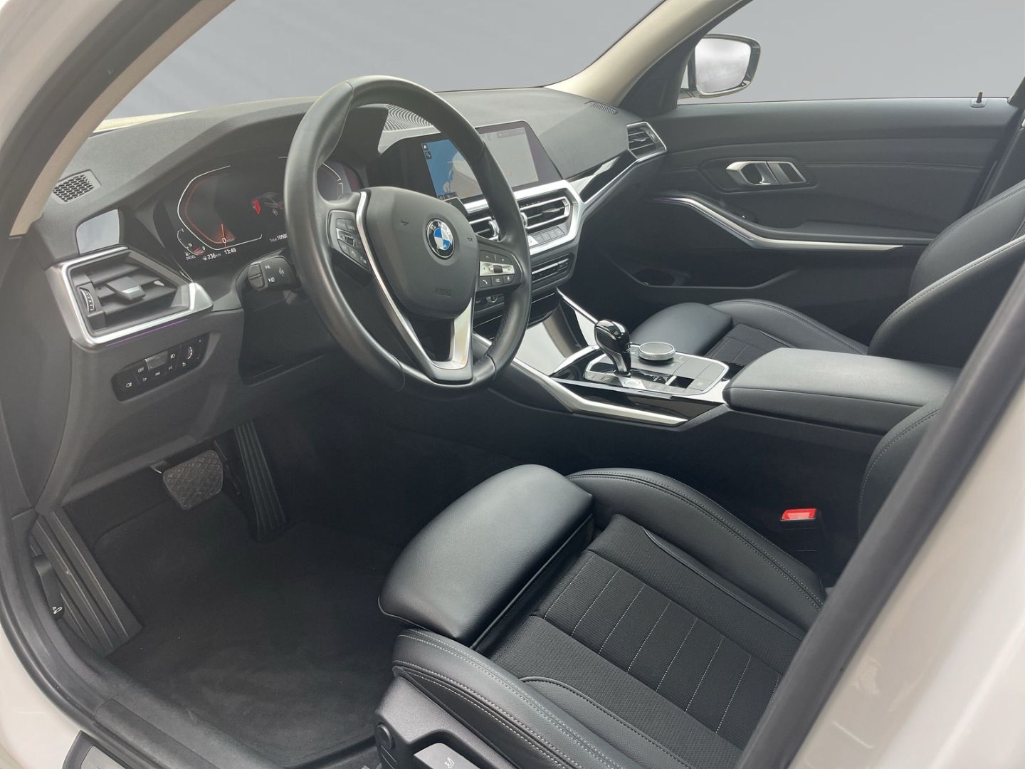 BMW 320 d Sport Line xDrive Limousine/Panodach/Navi
