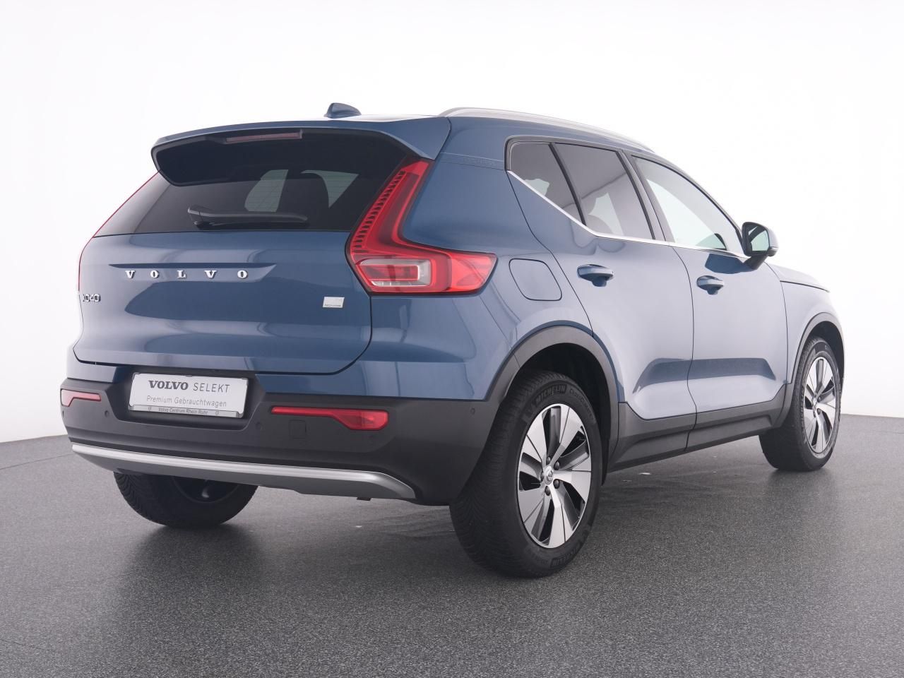 Volvo XC40 T4 Plus Bright Plug-In - Samsaru's Car Outlet