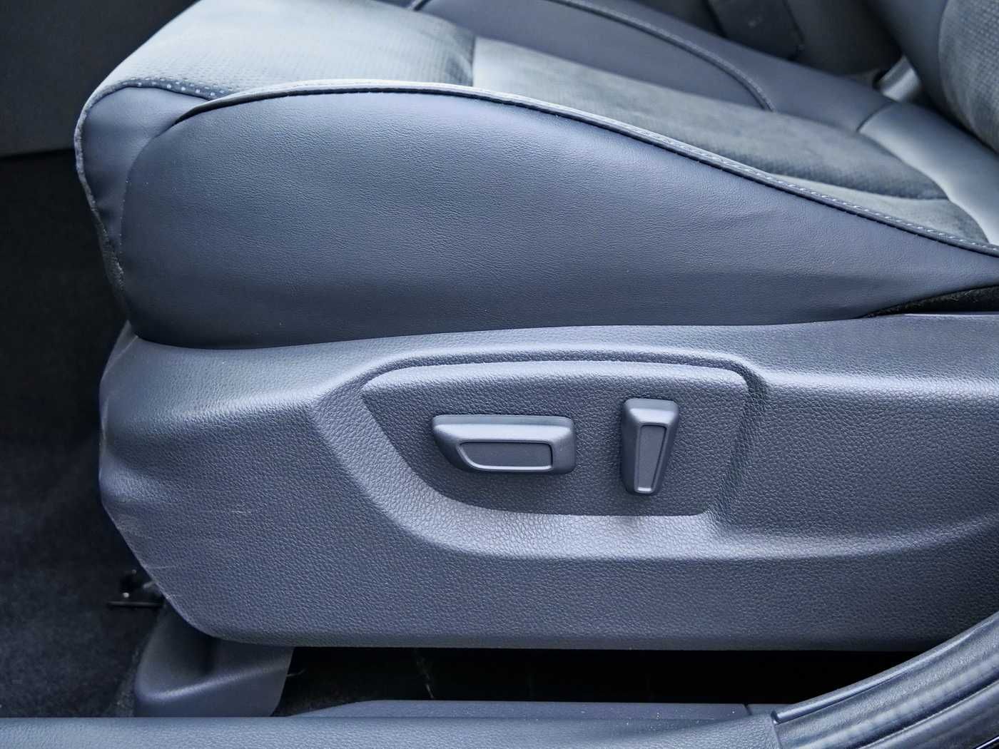 Mitsubishi Eclipse Cross Plug-In Hybrid Select Black ALLRAD