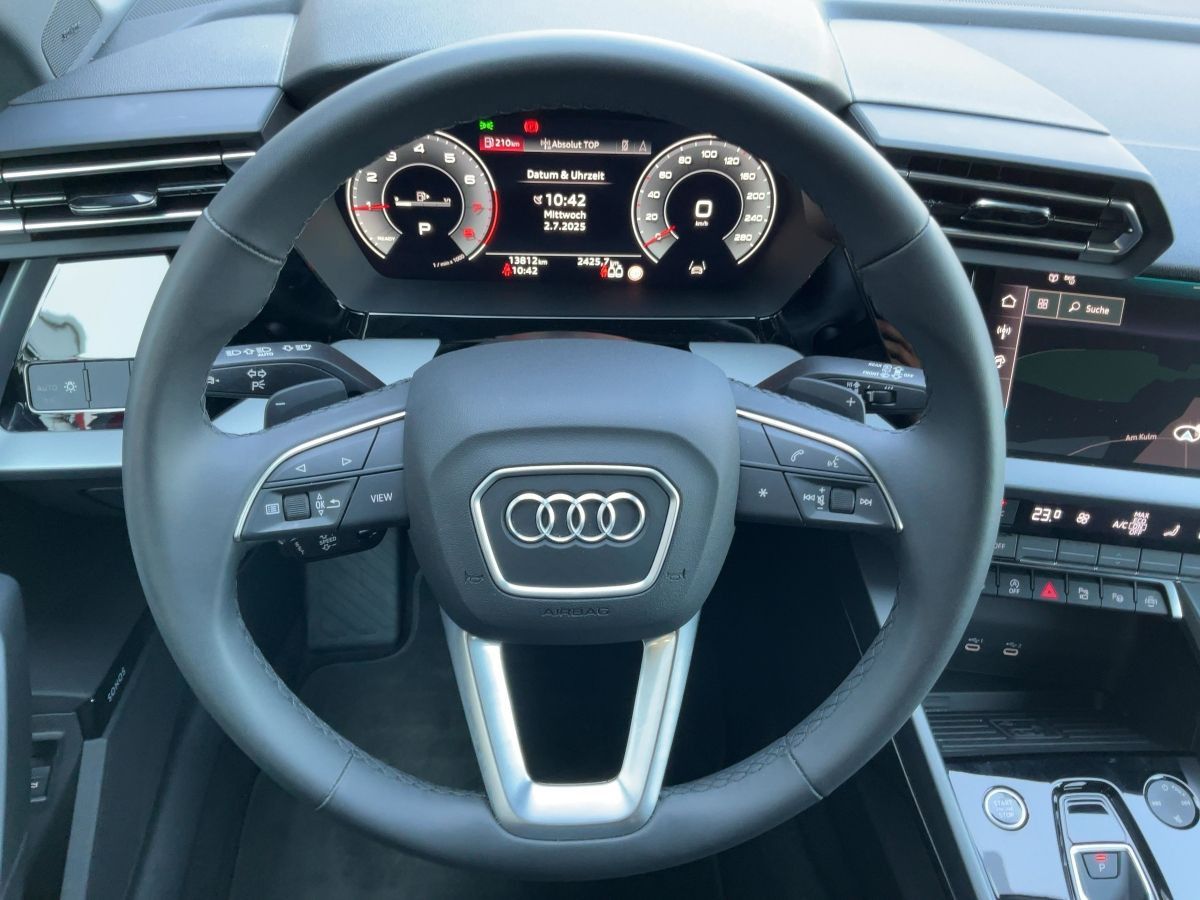Audi A3 Sportback 35 TFSI S-TR ADVANCED - Samsaru's Car Outlet
