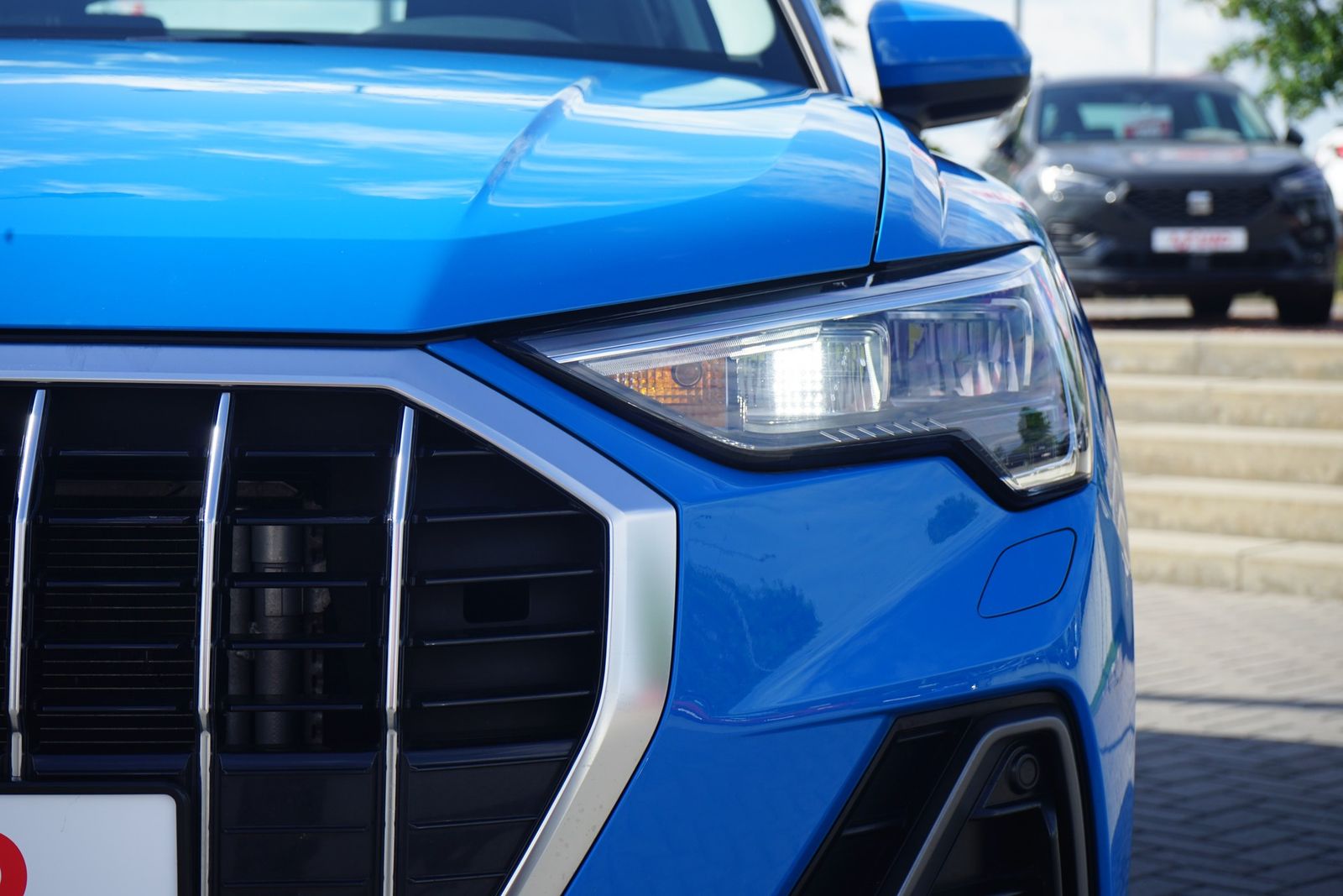 Audi Q3 35 2.0 TDI quattro S line - Samsaru's Car Outlet