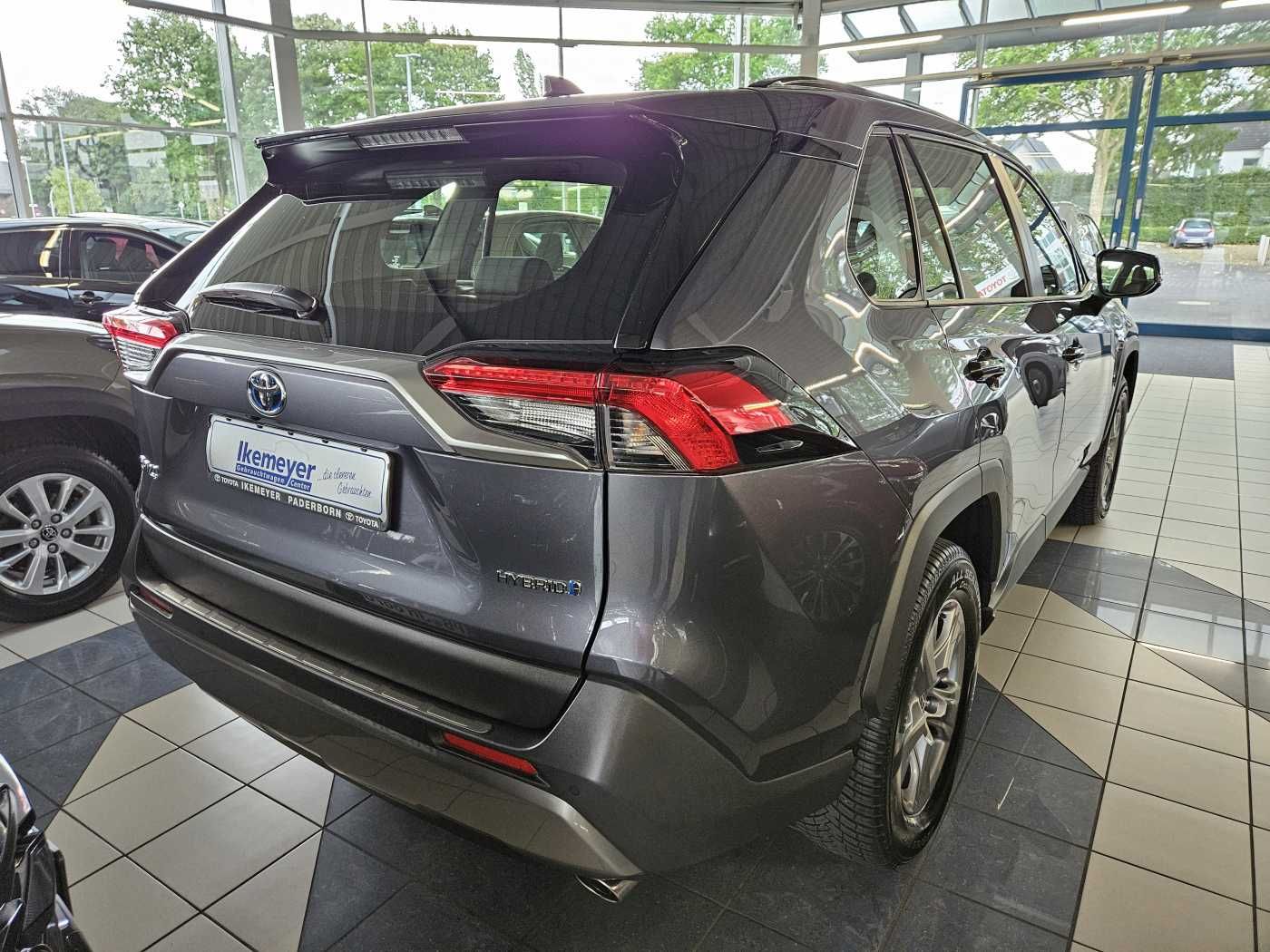 Toyota RAV4 2.5 Hybrid Business Edition - Samsaru's Car Outlet