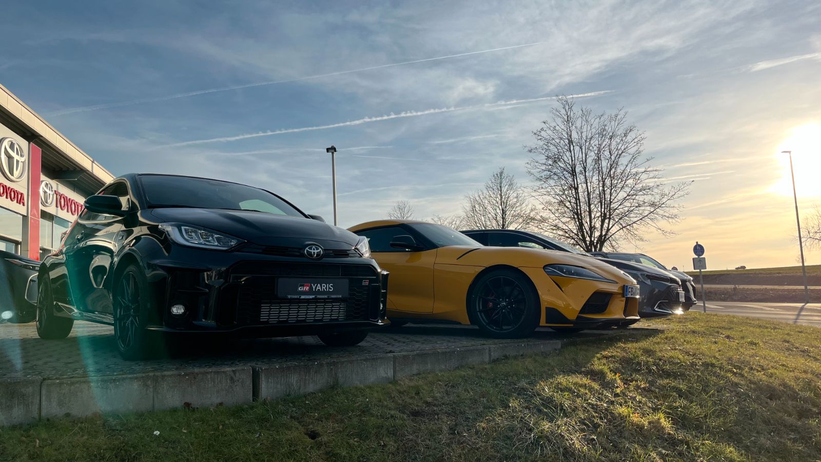 Toyota C-HR Hybrid Club - Samsaru's Car Outlet