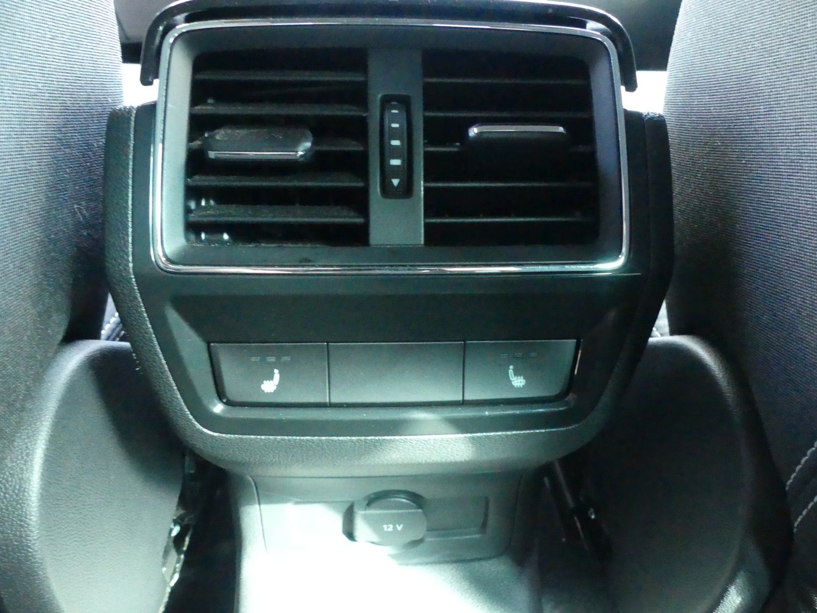 Skoda Karoq Sportline 4x4, Canton, LED, AHK, RF Kamera