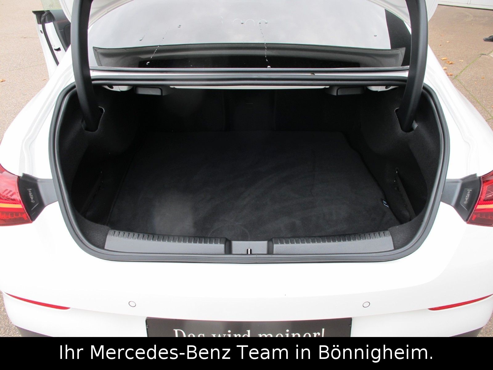 Mercedes-Benz CLA 200 AMG Line - Samsaru's Car Outlet