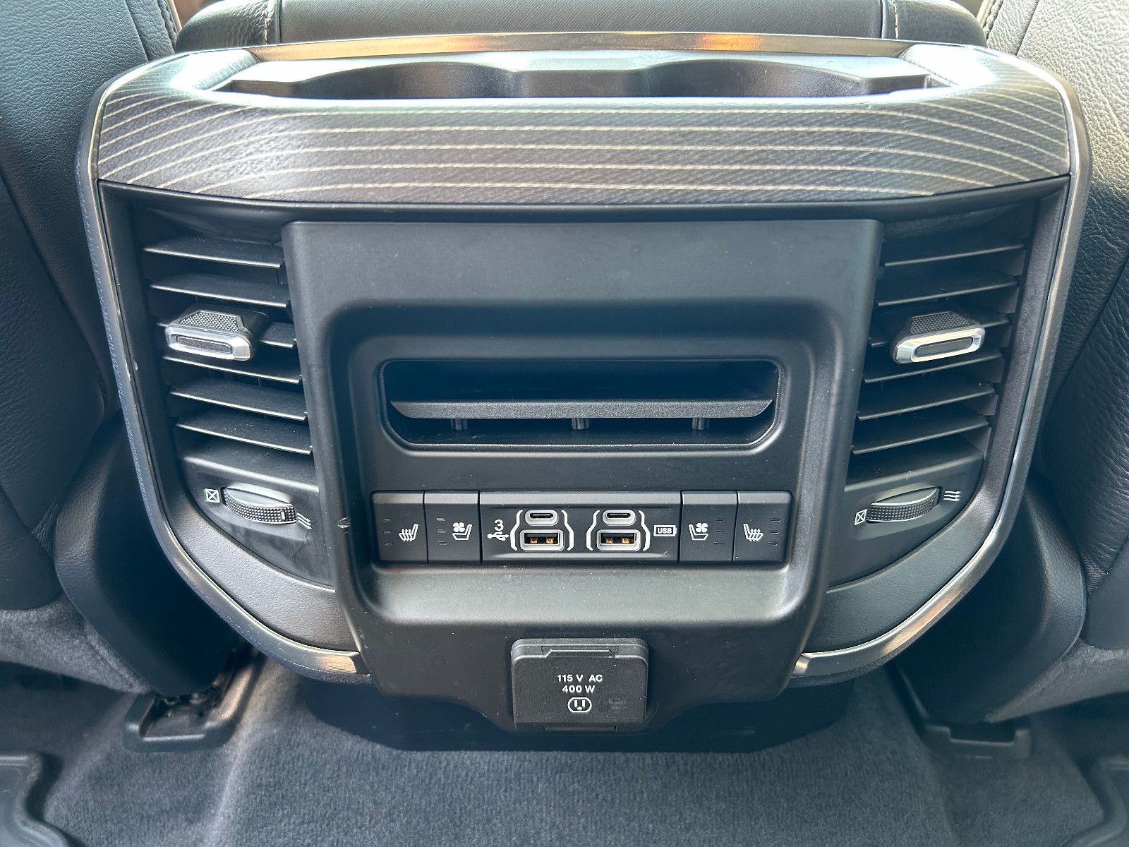 Dodge RAM 1500 Limited *LUFT*LPG*ACC*360*PANO*DE*