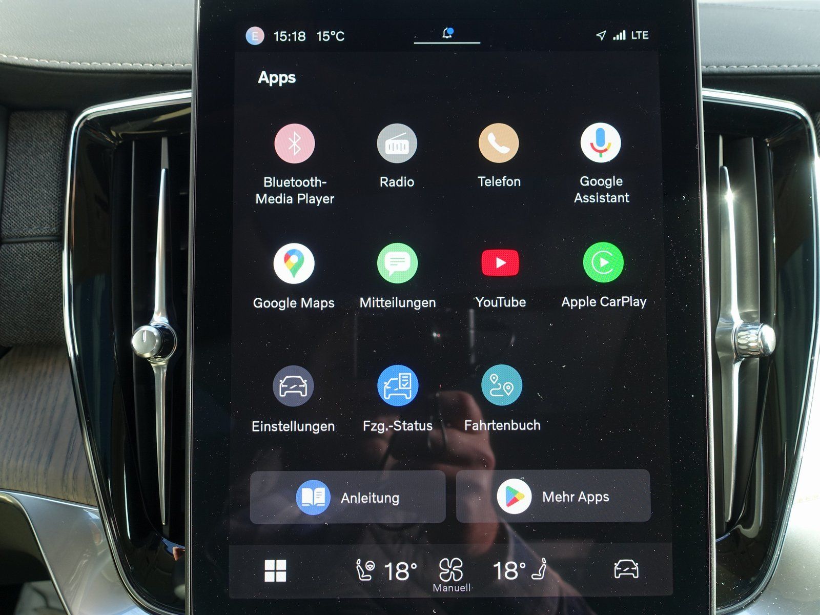 Volvo XC90 Plus Dark T8 AWD Plug-in Hybrid B&W/HUD