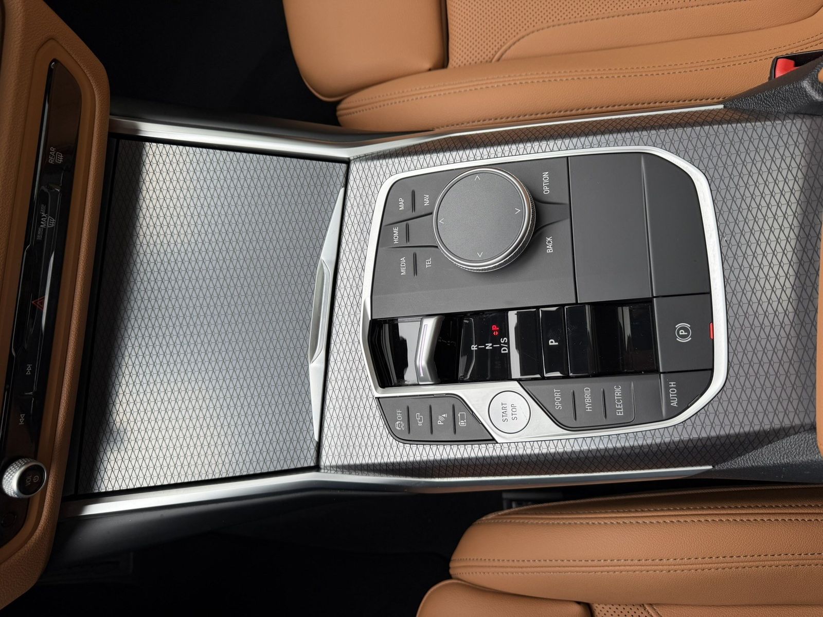 BMW 330e xDrive M Sport AHK Panorama eSitze HeadUp A