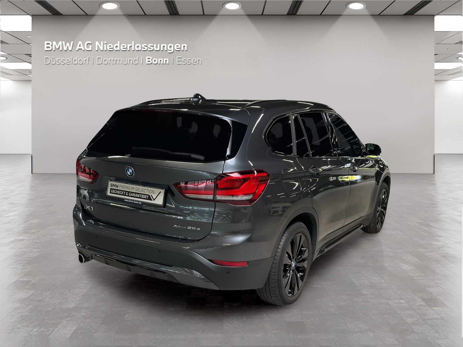 BMW X1 xDrive25e Sport Line - Samsaru's Car Outlet