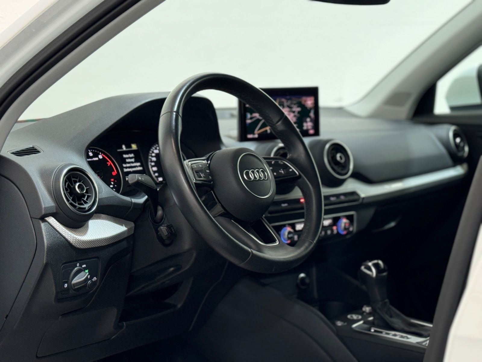 Audi Q2 35 TFSI 1.5-KAMERA-ACC-LED-SHZ-NAVI-EHK