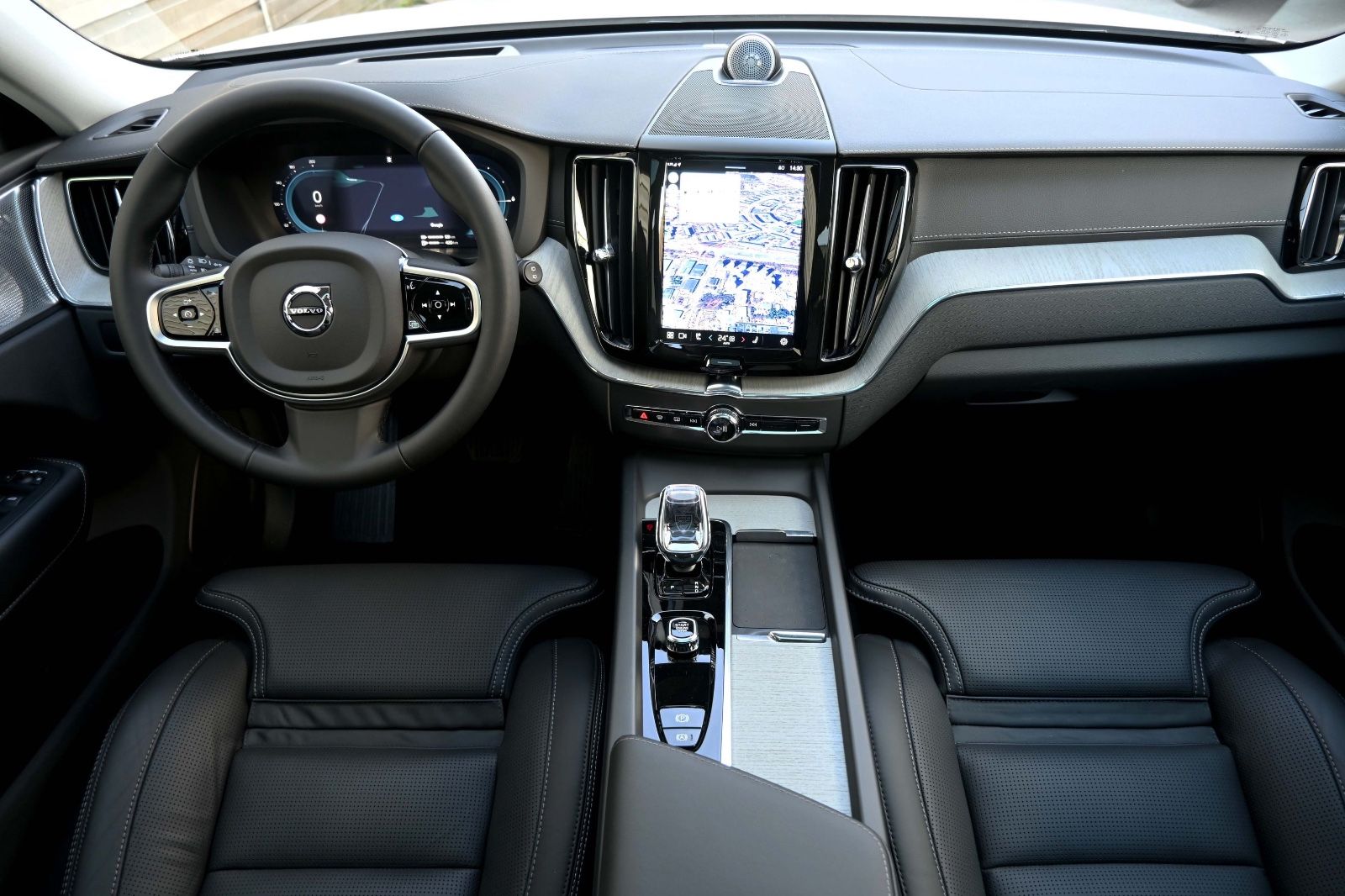 Volvo XC 60 T8 B&W HUD MASSAGE Ultra Dark FULL FULL