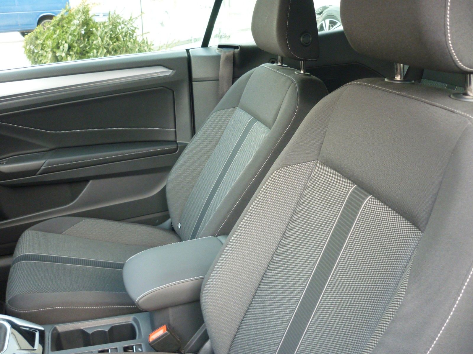 Volkswagen T-Roc Style - Samsaru's Car Outlet