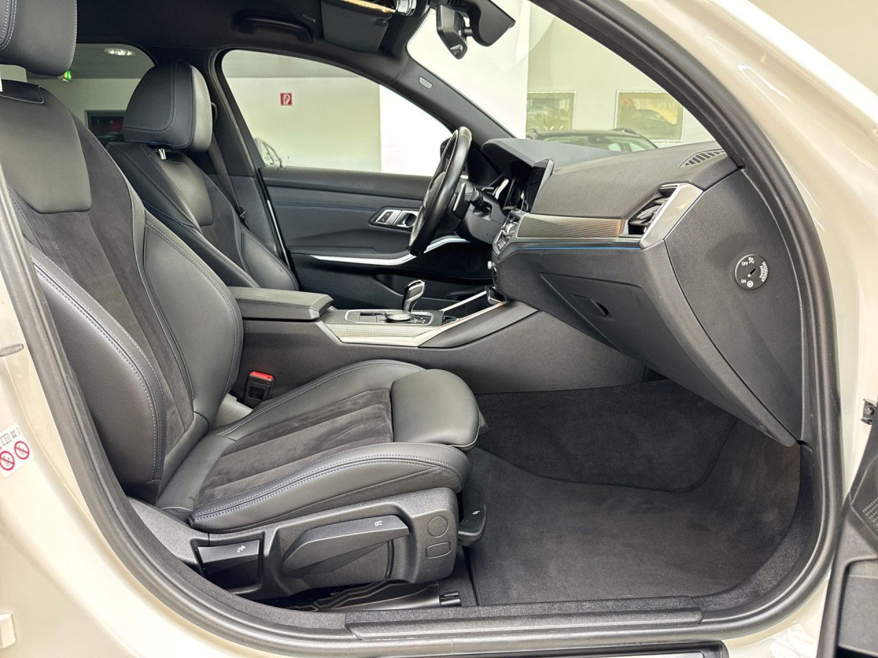 BMW 320e Touring M Sport - Samsaru's Car Outlet