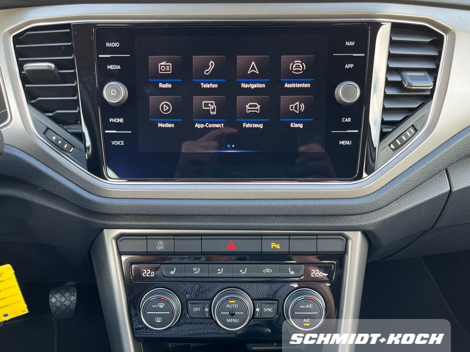 Volkswagen T-Roc 1.0 TSI Style - Samsaru's Car Outlet