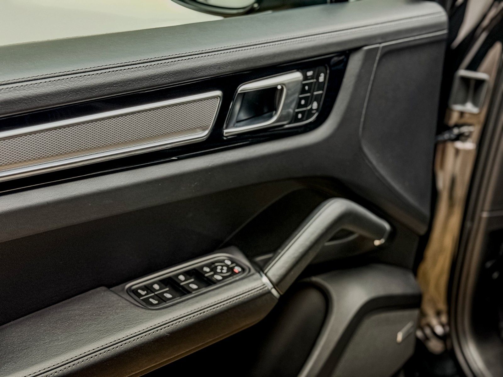 Porsche Cayenne Platinum Edition, Approved bis 11.2027 !