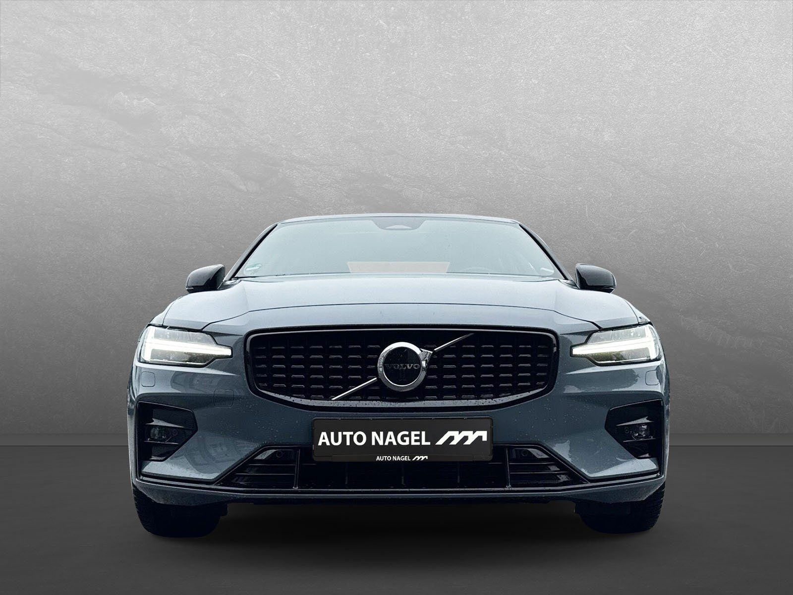 Volvo S60 B4 Benzin MHEV Plus Dark *PANO+Standheiz*