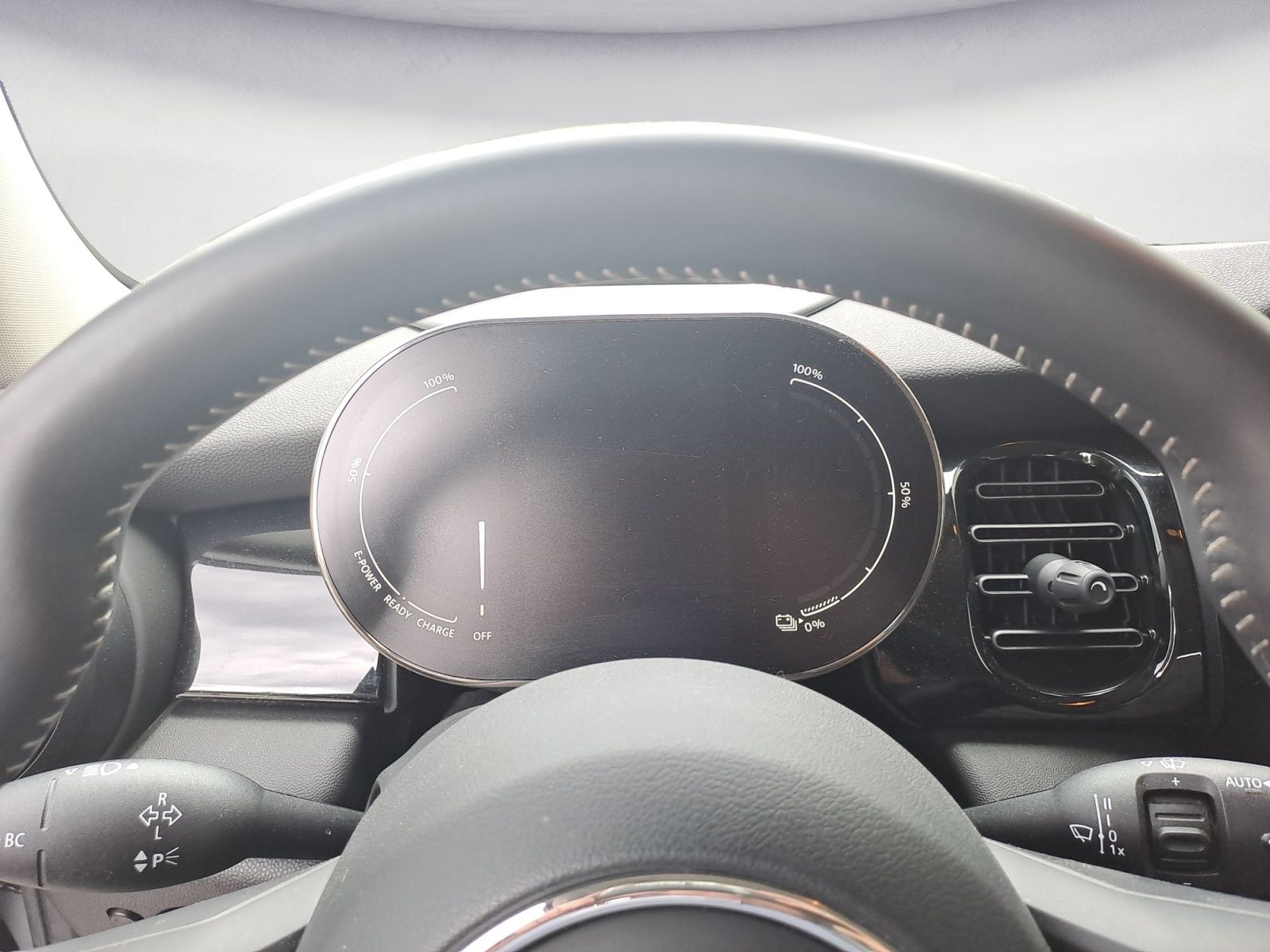 MINI Cooper SE - Samsaru's Car Outlet