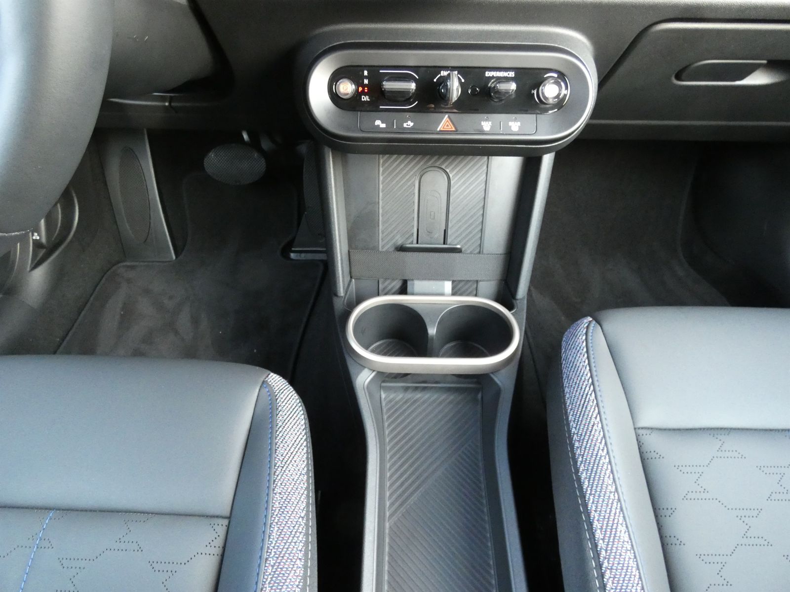 MINI Cooper C - Samsaru's Car Outlet