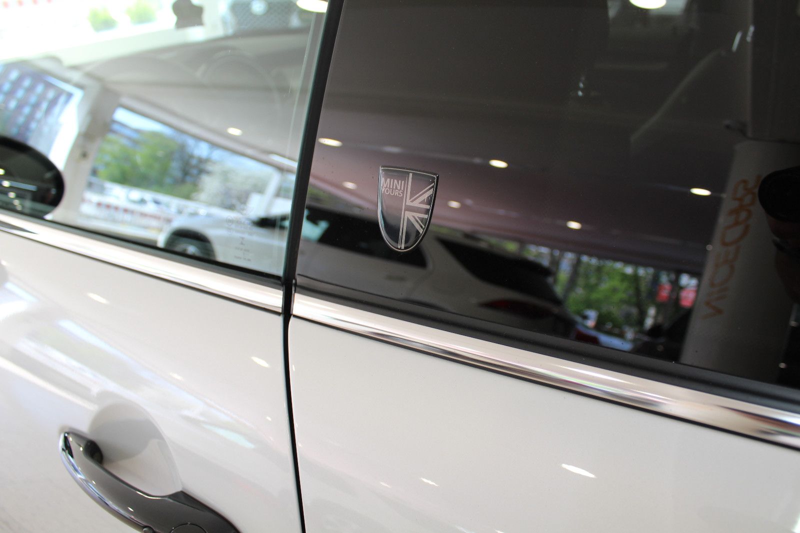 MINI COOPER SE Yours Trim Edition - Samsaru's Car Outlet