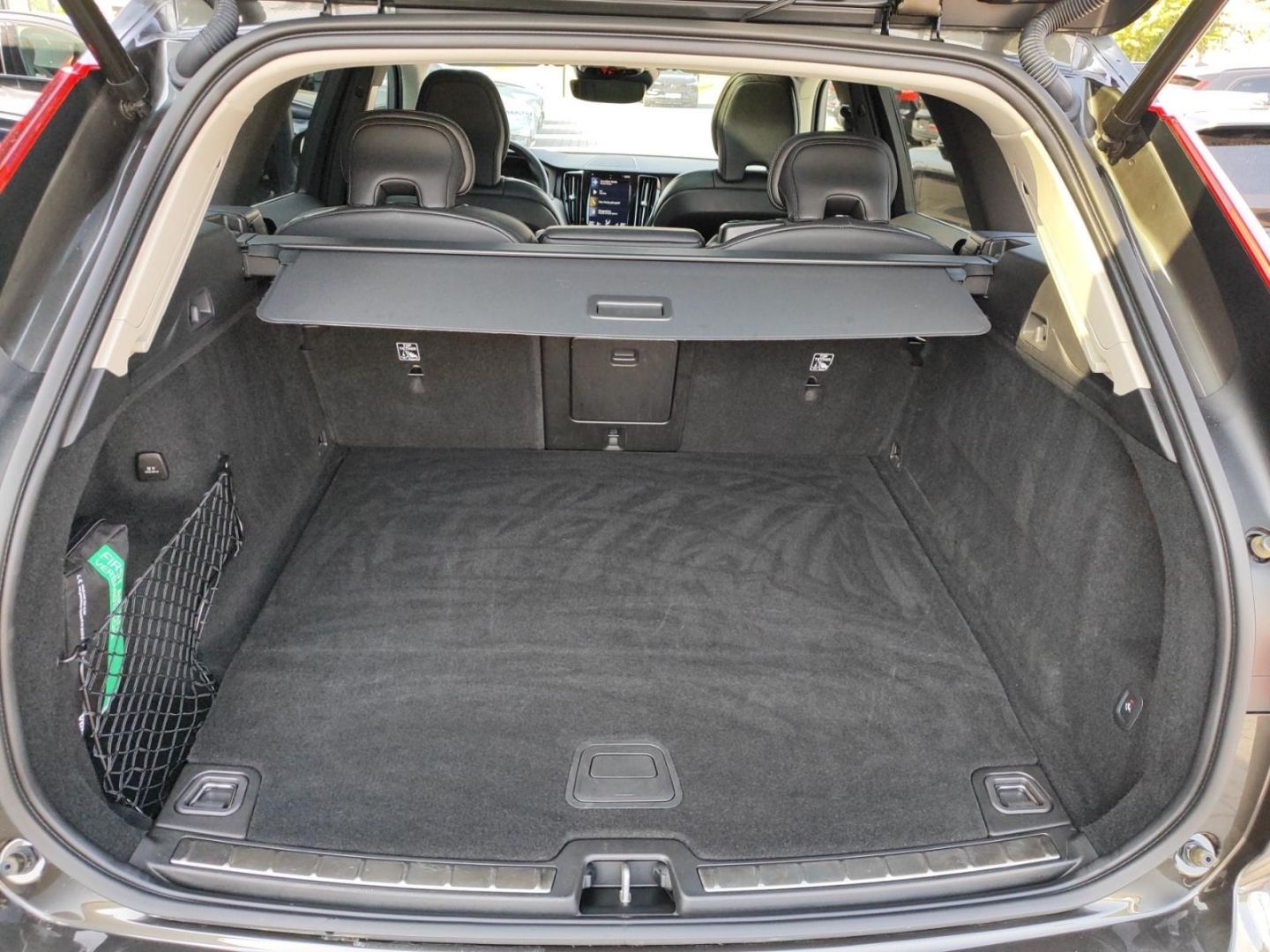 Volvo XC60 T8 Inscription Recharge Plug-In Hybrid AWD - Samsaru's Car Outlet