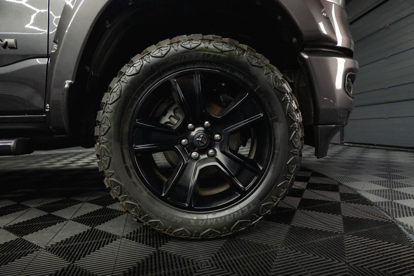 Dodge RAM 5.7 V8 HEMI 4x4 OFFROAD Night-Paket *LED*19%