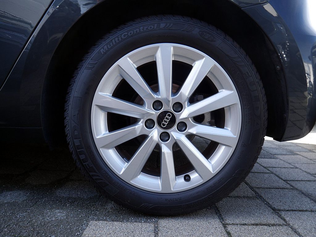 Audi A1 Sportback 30 TFSI advanced NAVI+SHZ+KLIMA+FSE