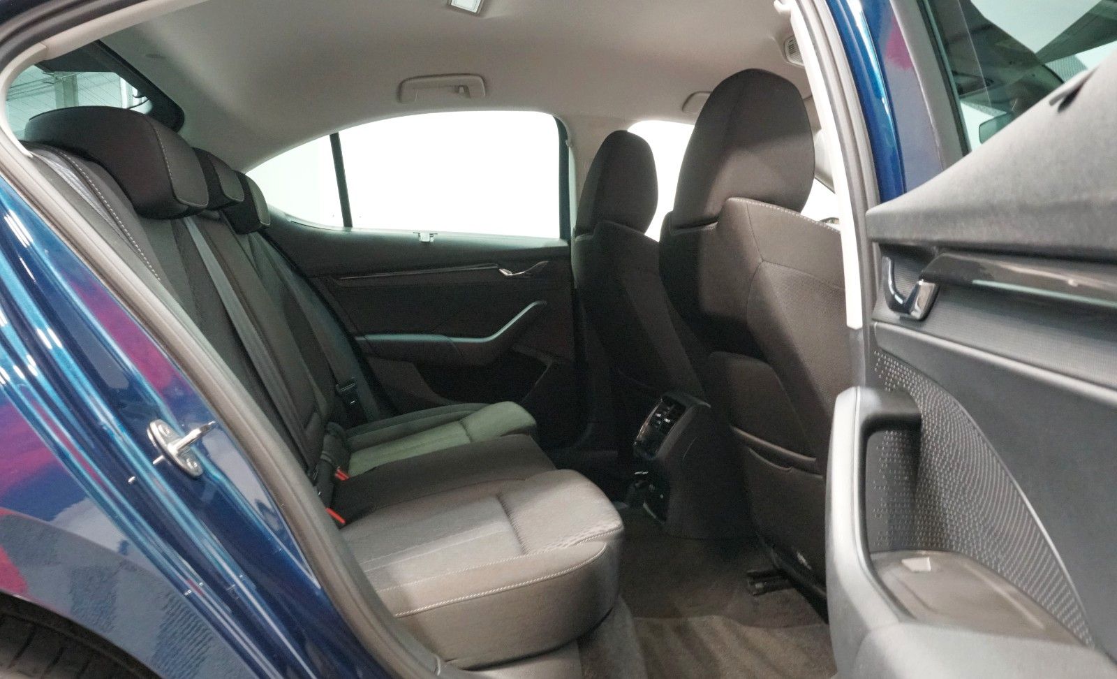 Skoda Octavia Lim. Ambition 2.0TDI*AHK*ACC*RfK*Massage