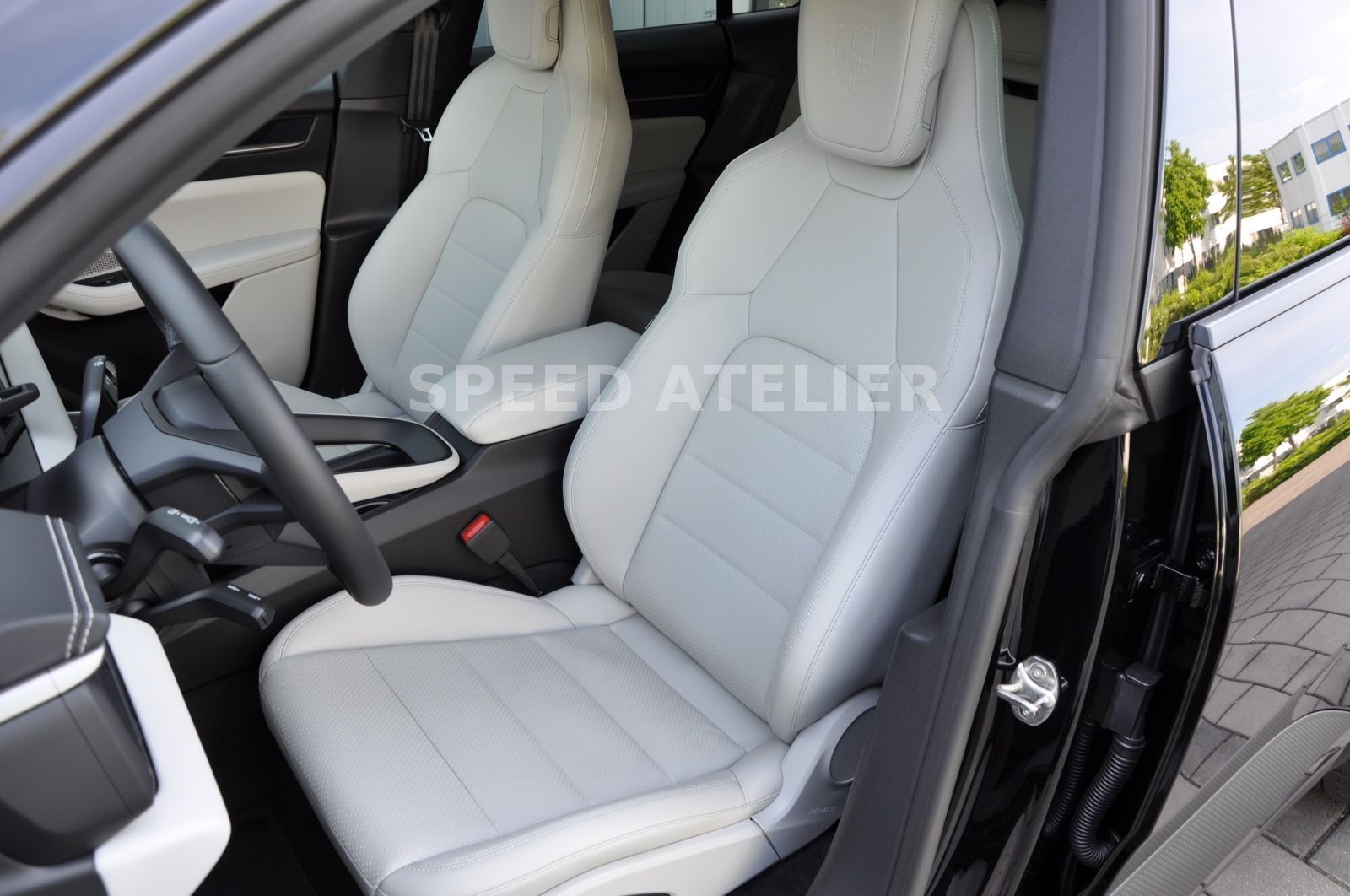 Porsche Macan 4 - Samsaru's Car Outlet