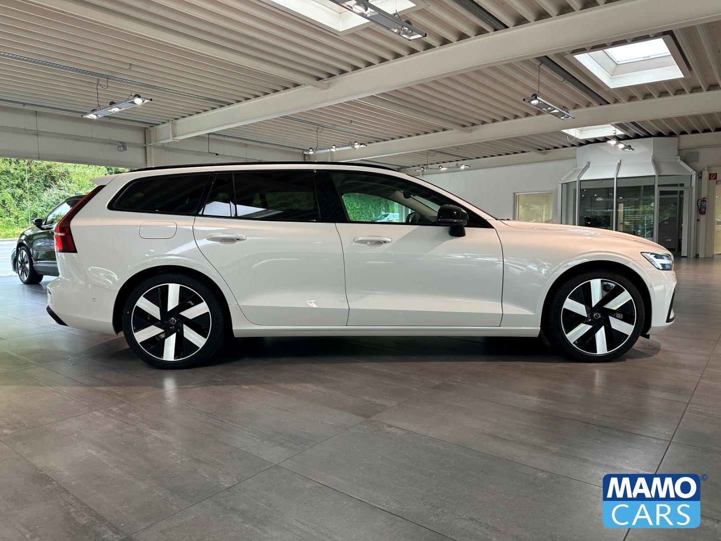 Volvo V60 T6 AWD Recharge Ultra Dark ACC/AHK/360°/PANO