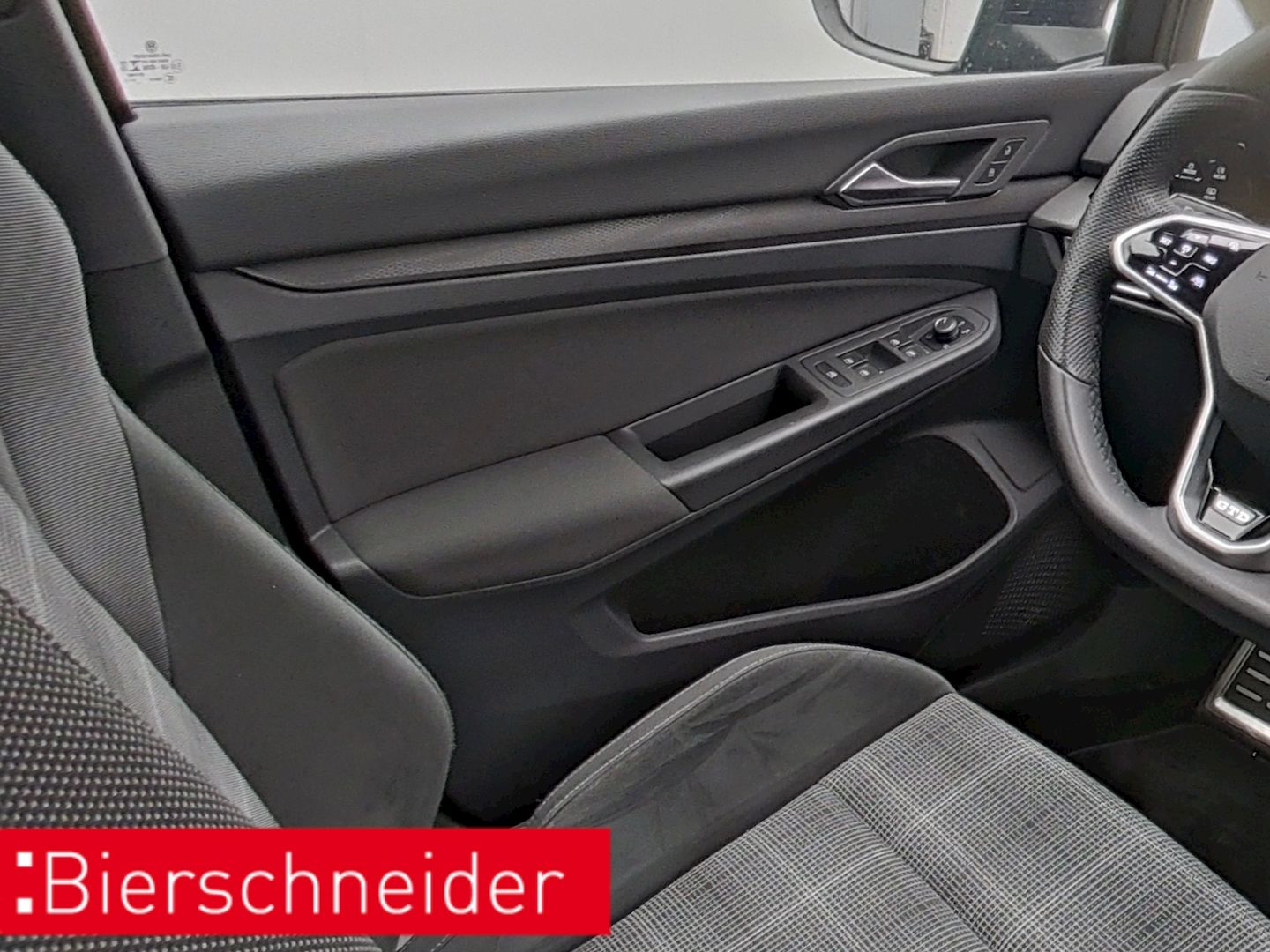 Volkswagen Golf 8 2.0 TDI DSG GTD PANO DCC IQ.LIGHT STANDH
