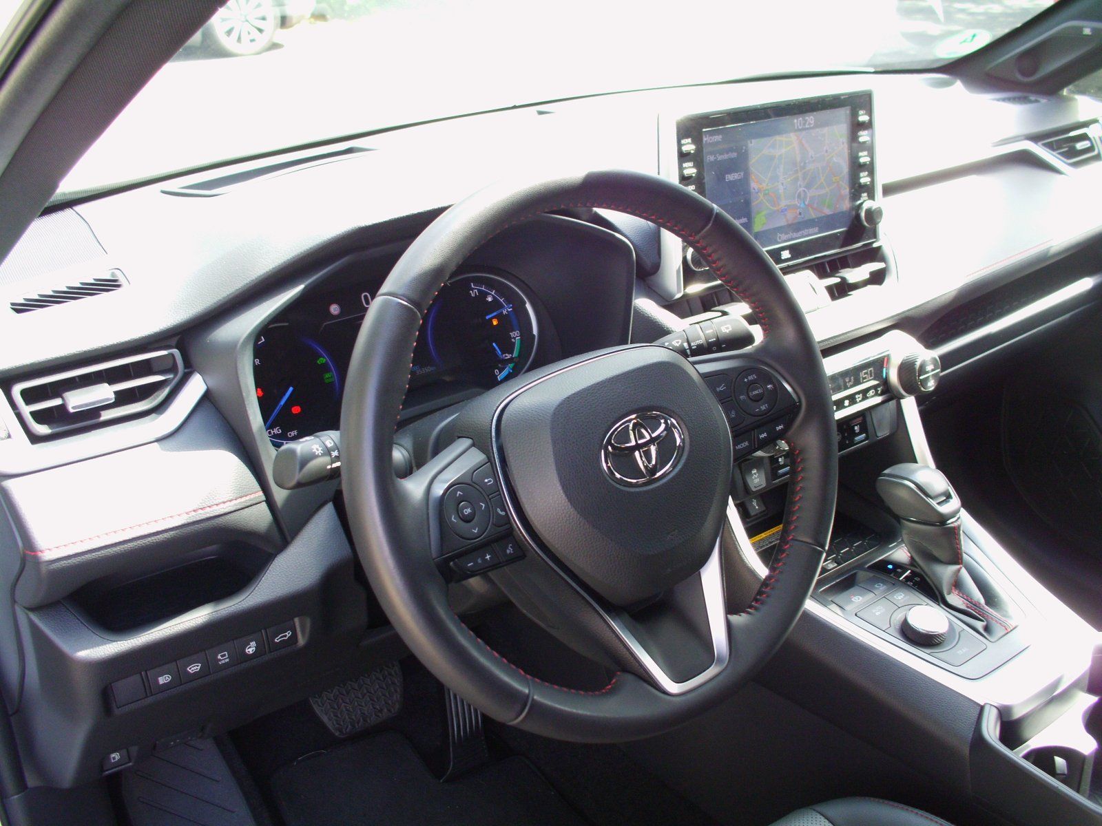 Toyota RAV 4 Plug-in Hybrid 4x4 - Samsaru's Car Outlet