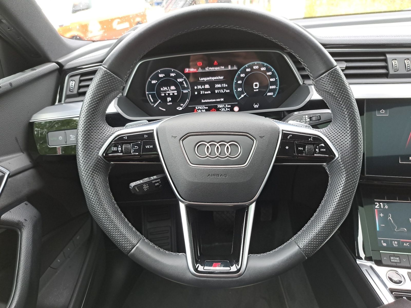 Audi e-tron Sportback 55 quattro S line PANO AHK MMI