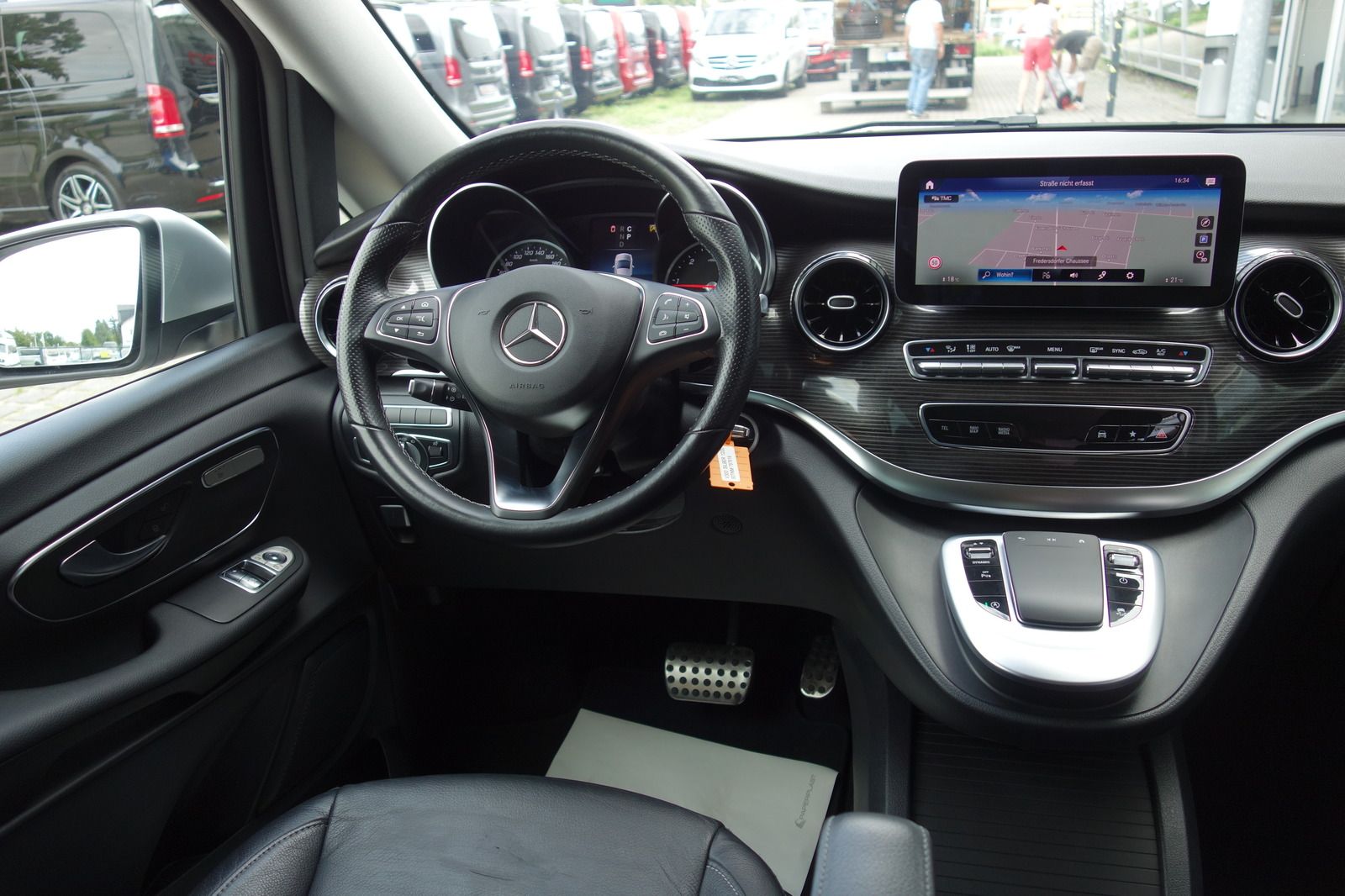Mercedes-Benz V 300 d 4Mat Lang LED/MBUX/LEDER/eHECKTÜR/2xsTÜR