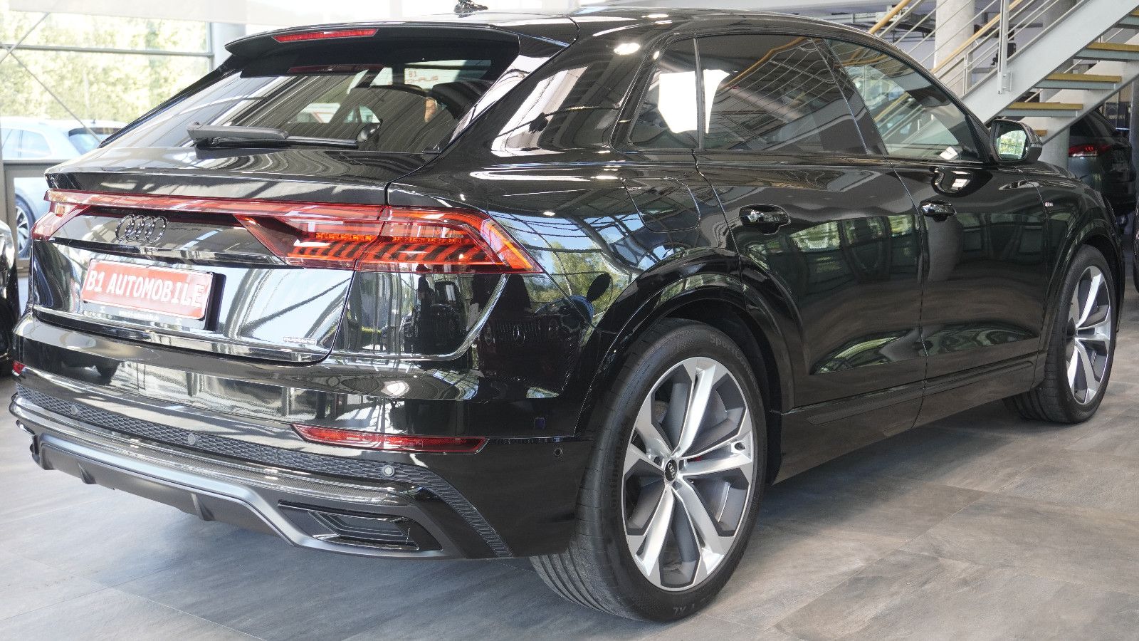 Audi Q8 50 TDI S-LINE*COMPETITION-PLUS*LUFT*CARBON*22