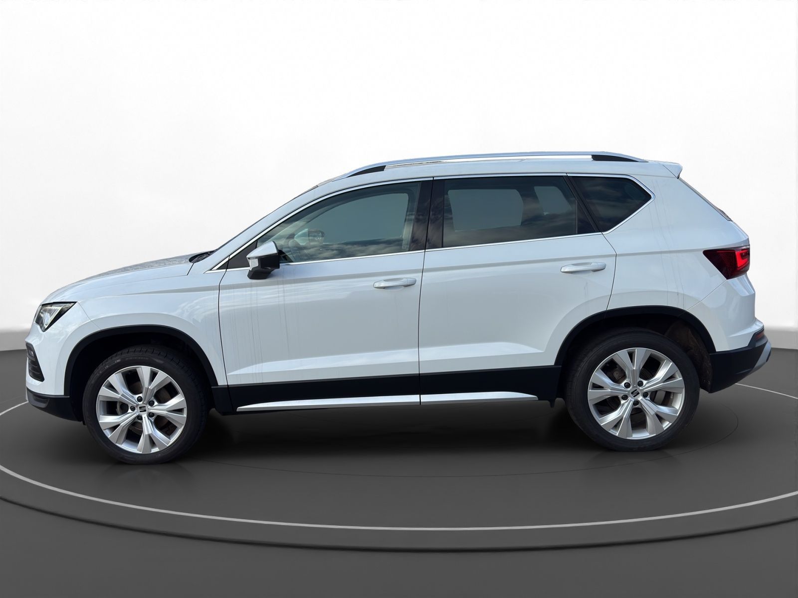 Seat Ateca 1.5 TSI Xperience AHK LED LM 18" Navi 360°
