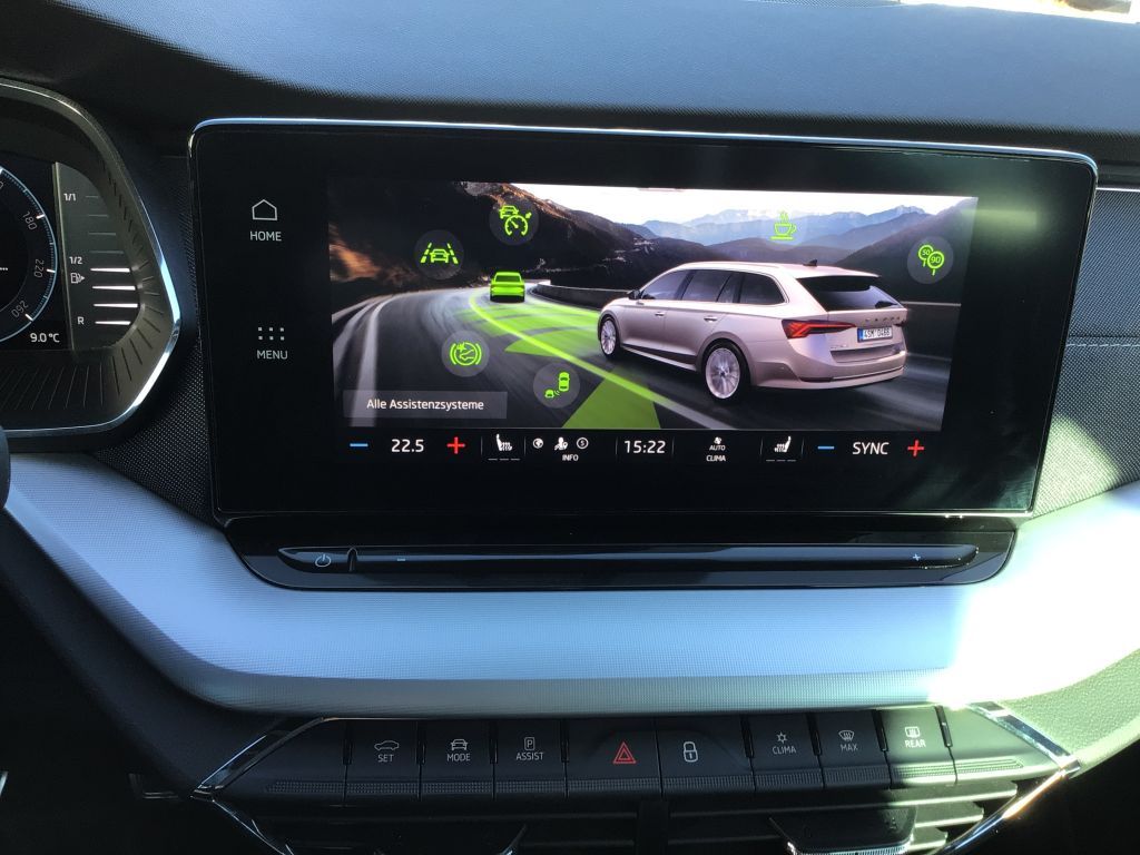 Skoda Octavia Combi 1.5 TSI Sportline - Samsaru's Car Outlet
