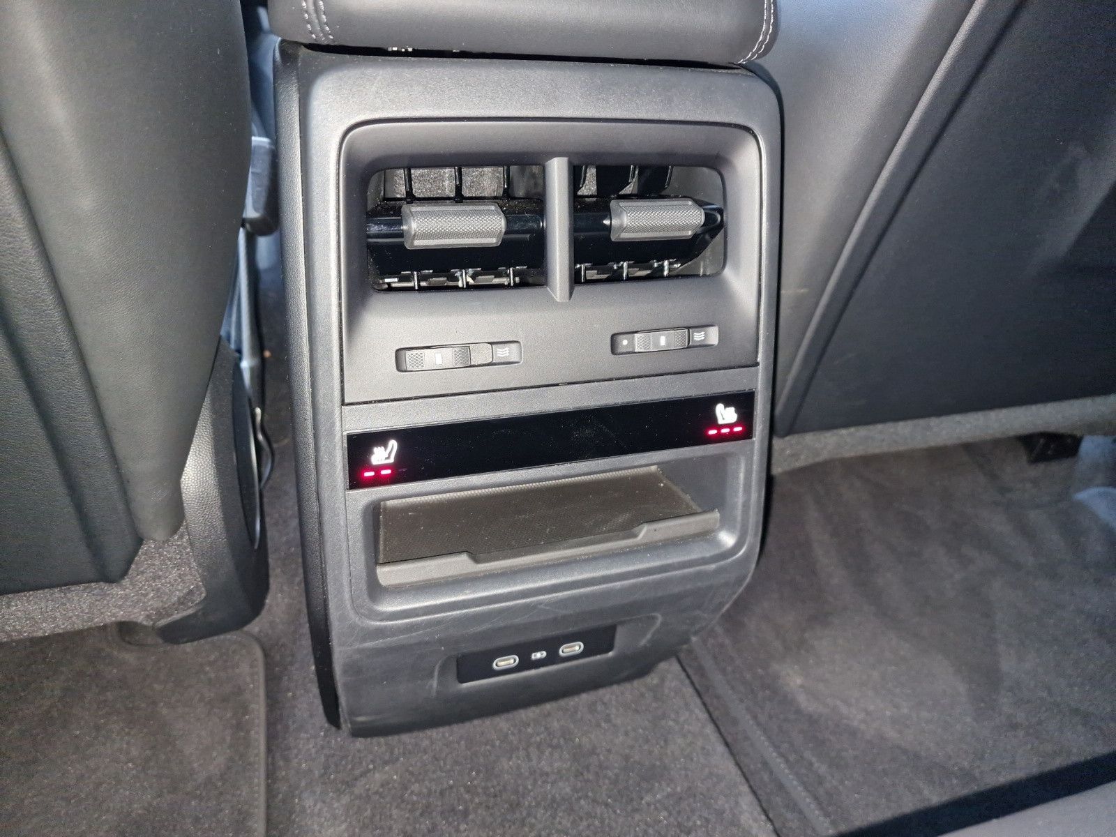 Porsche Macan 4 - Samsaru's Car Outlet