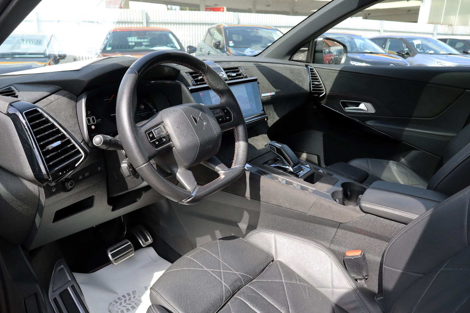 DS Automobiles DS7 E-Ten 4x4 Perf. Line*Rivoli*St.H*AHK*Pano*SH